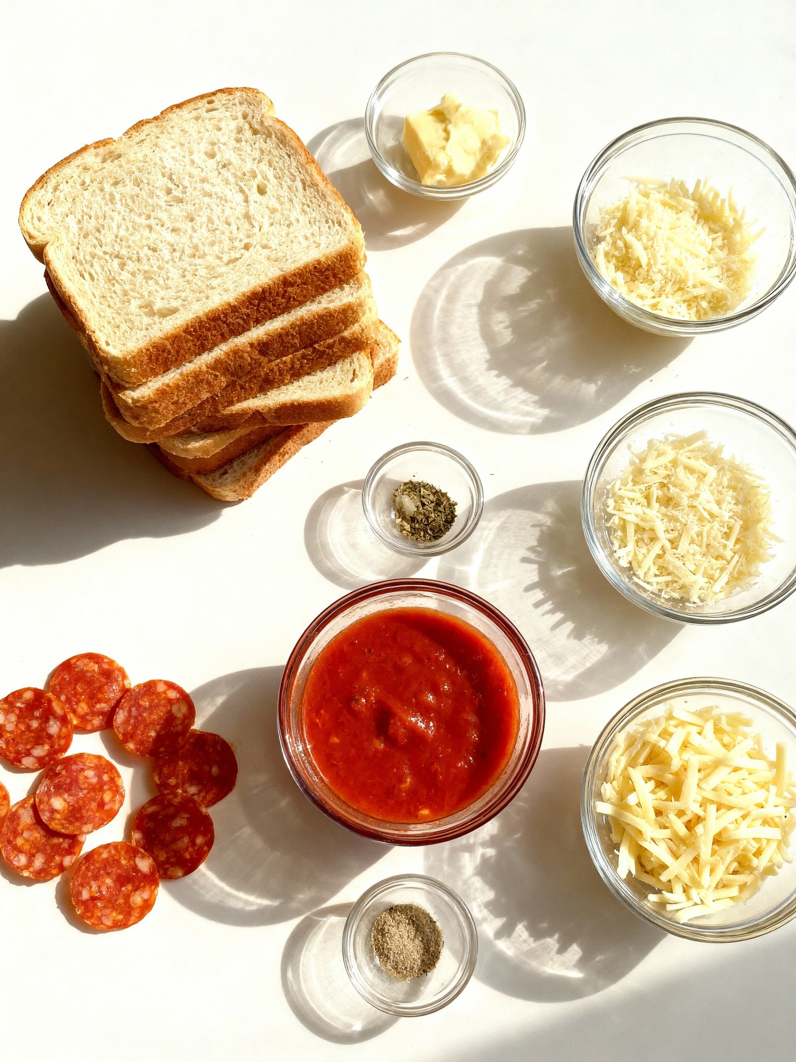 Pizza Grilled Cheese ingredients