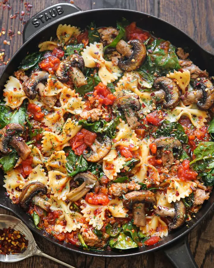 30-minute Italian Sausage Pasta with Spinach, Mushrooms, and Marinara Sauce. DAIRY-FREE no cream, no cheese. ingredients