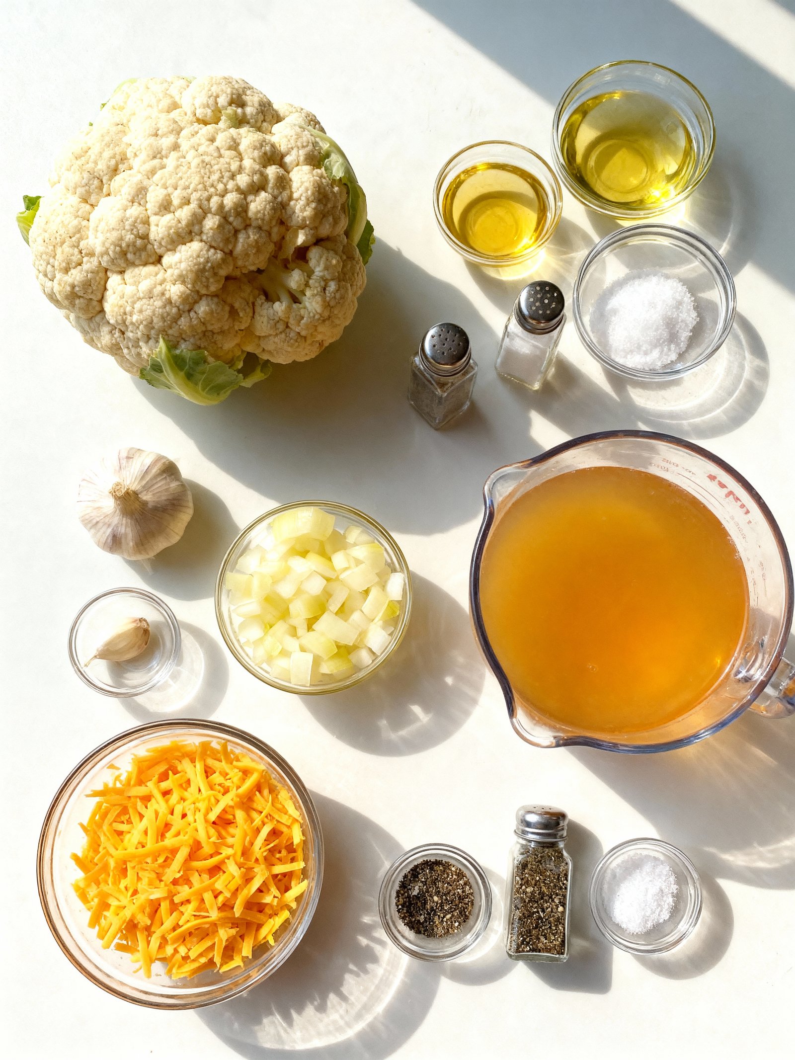 Cheddar Cauliflower Garlic Soup ingredients