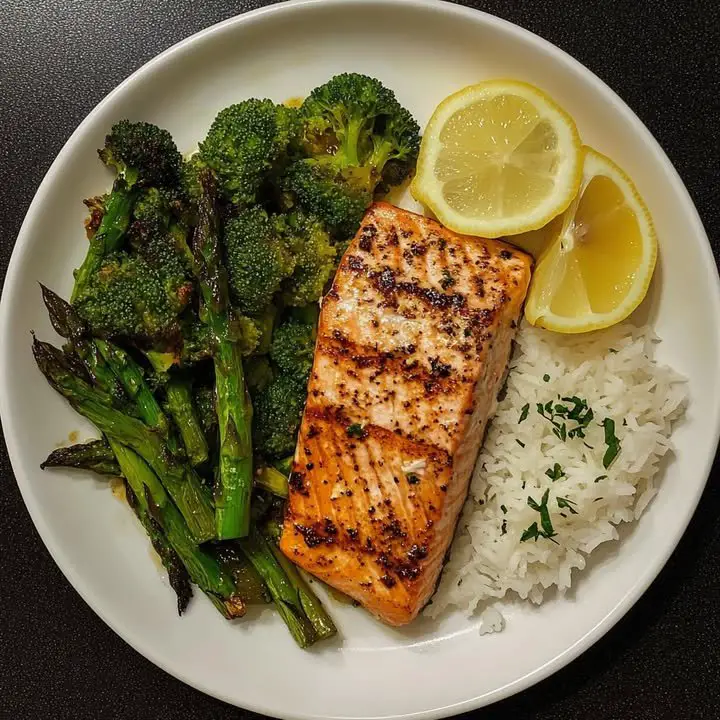 Heavenly Honey Garlic Salmon with Veggies & Rice ingredients