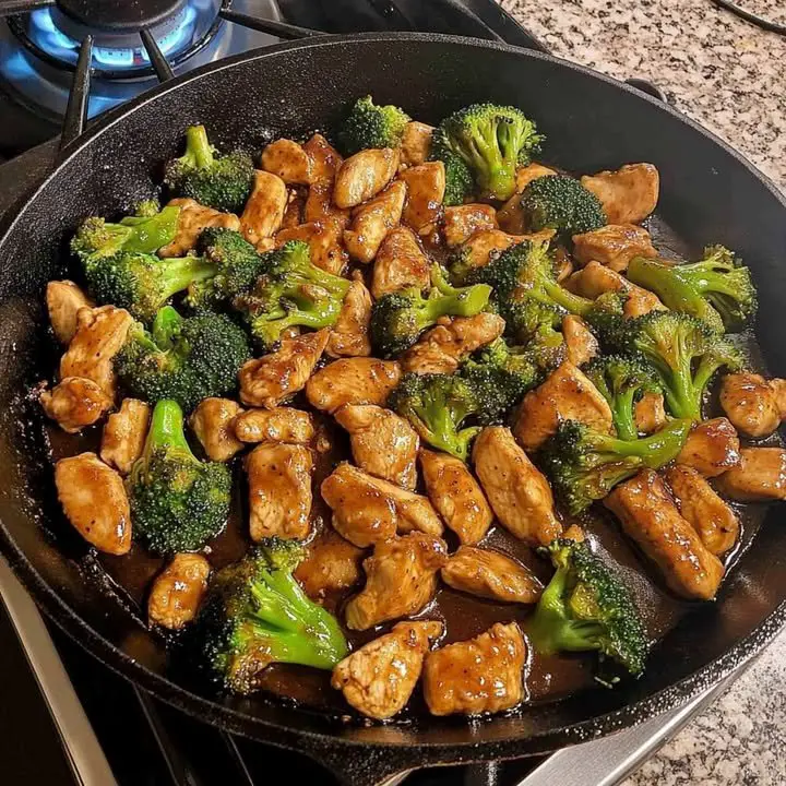 Mouthwatering Garlic Chicken & Broccoli Stir-Fry ingredients