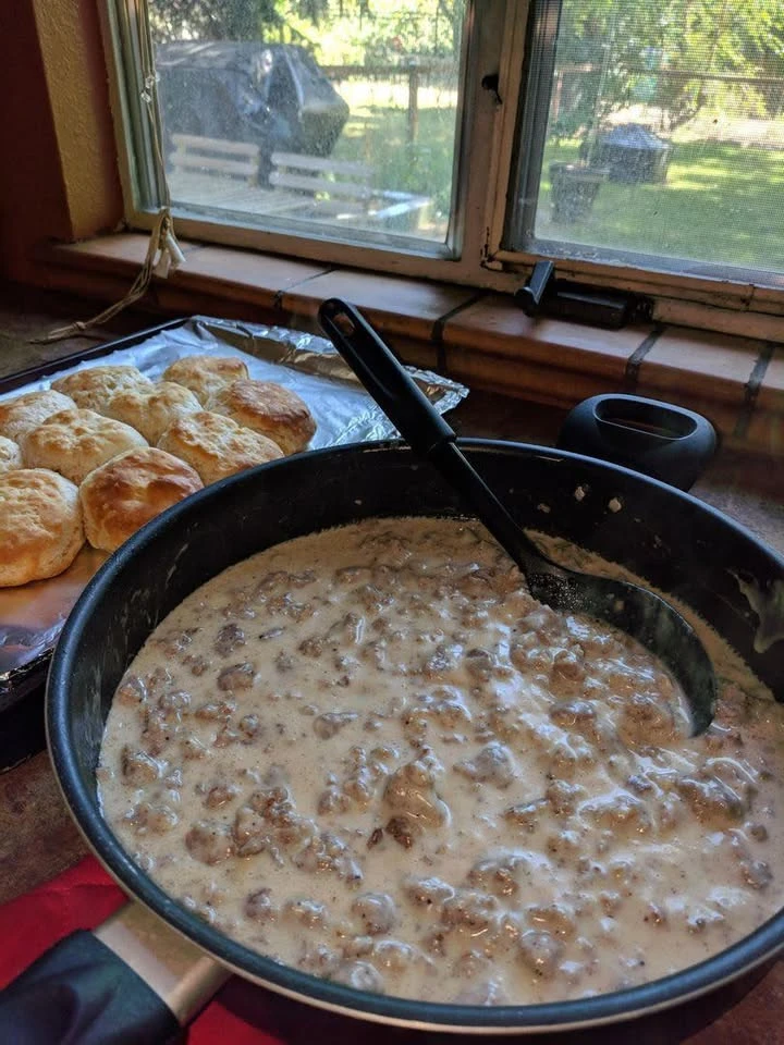 Pioneer Woman Sausage Gravy finished