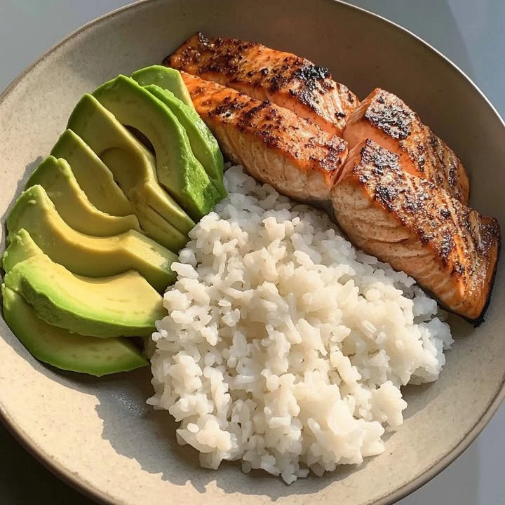 Simple & Heavenly Salmon Bowl with Avocado and Fluffy Rice finished