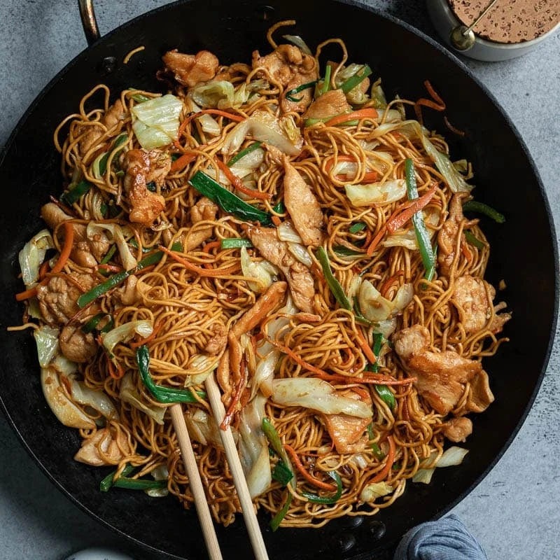 Recipe Title: Chicken Chow Mein (鸡肉炒面) or Make the best tasting chicken chow mein that is even better than Chinese restaurant takeout using fresh ingredients and a rich sauce finished