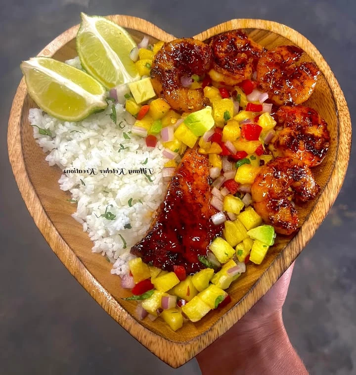 Honey sriracha salmon & shrimp rice bowl with pineapple salsa finished