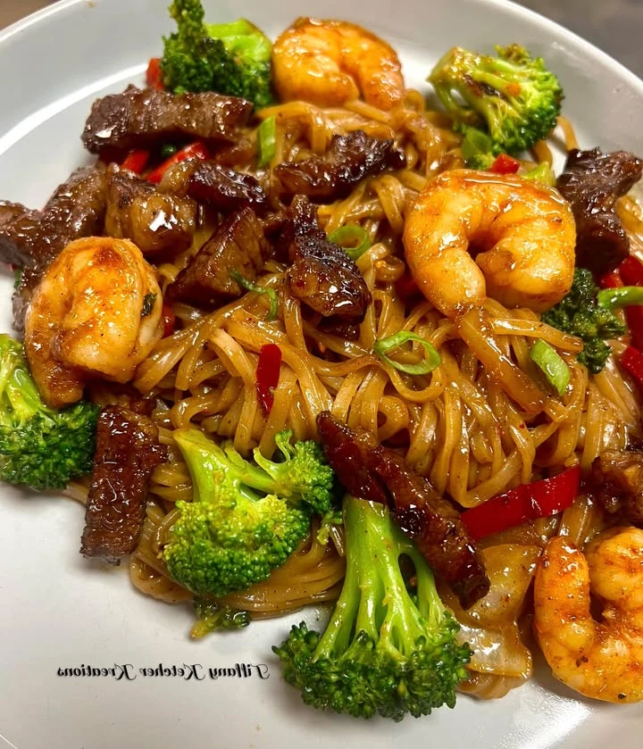 SPICY PEANUT CHILI OIL NOODLES WITH STEAK & SHRIMP finished